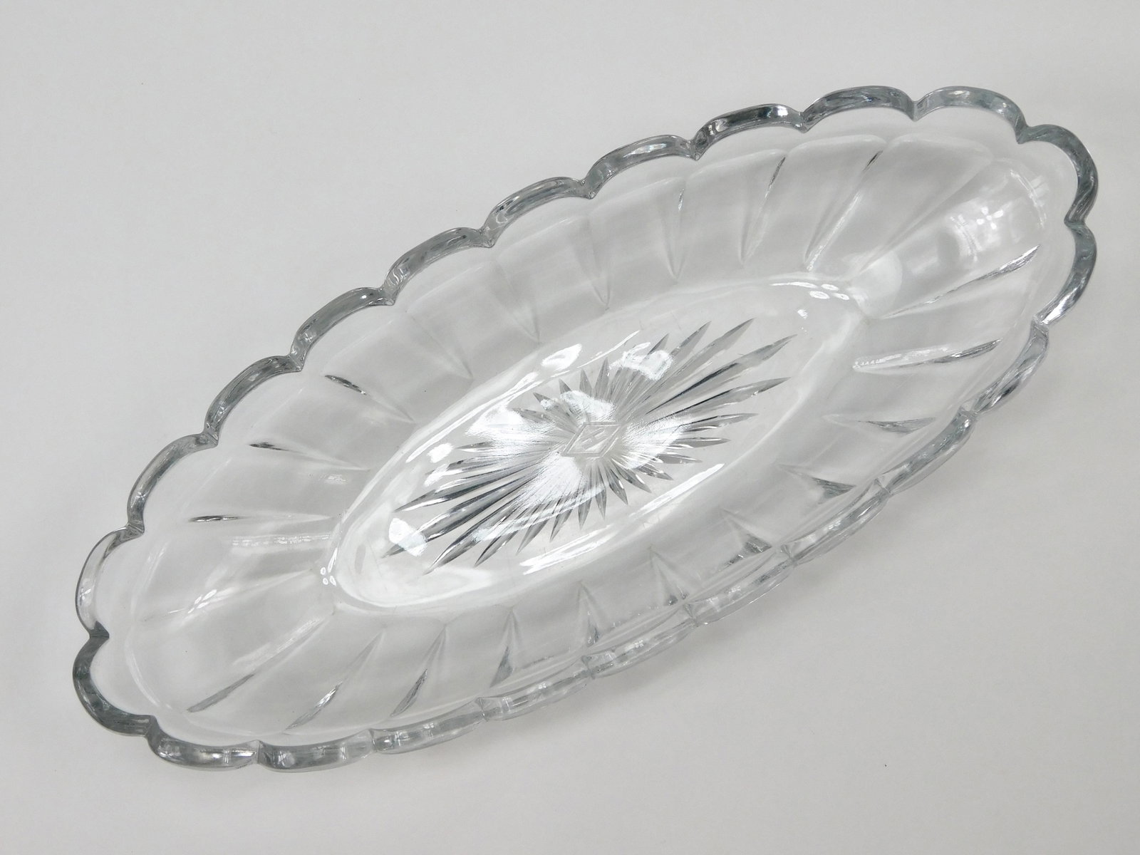 Vintage Heisey Clear Glass Oval Celery Relish Tray Diamond H Scalloped 9.5" (1 of 7)