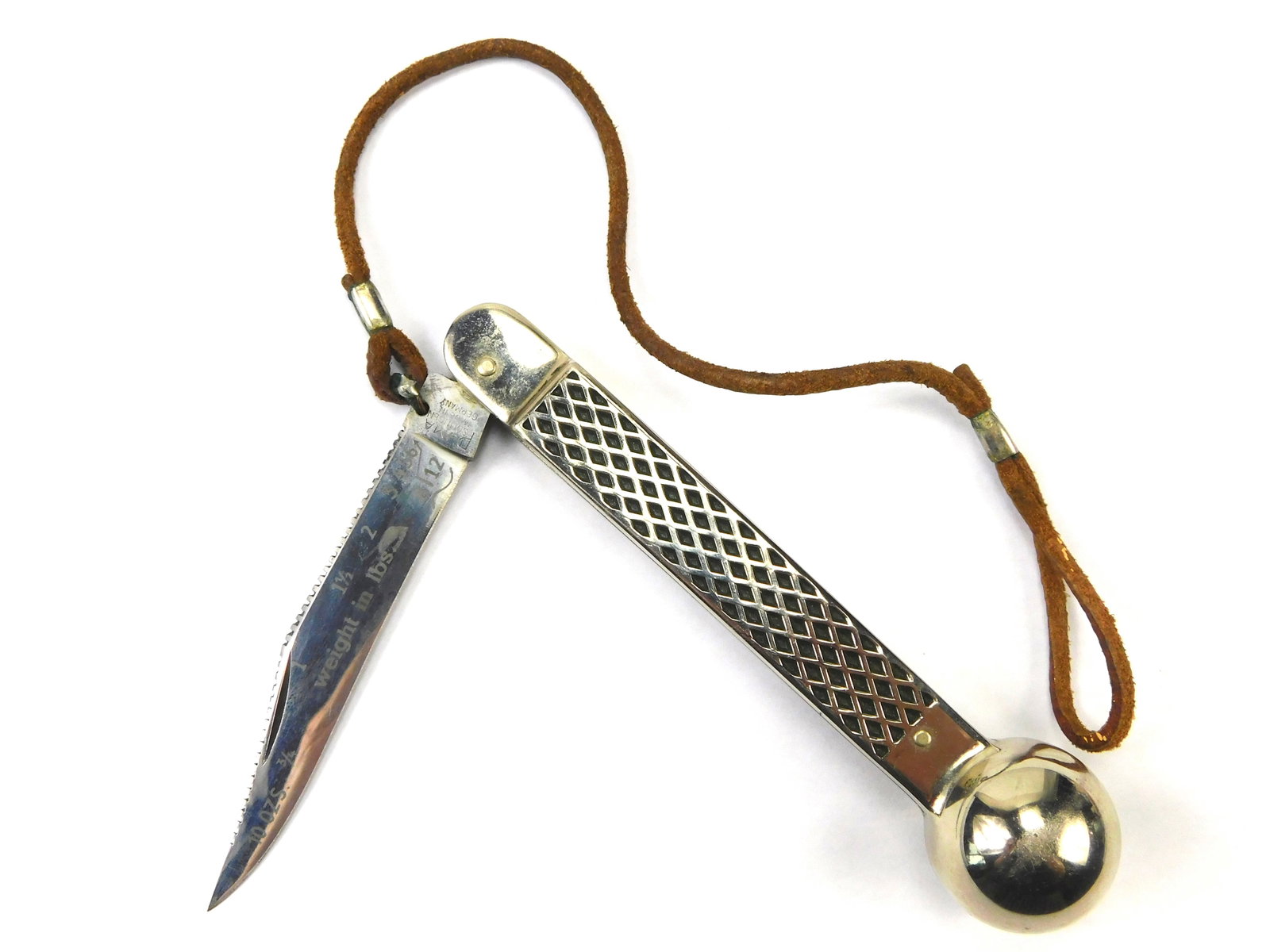 Vintage German Germany Puma 40 0501 Waagemesser Fisherman’s Scale Folding Knife: Vintage German Puma 40 0501 Waagemesser Fisherman’s / Scale Folding Knife with Leather Cord. Measurements are pictured. Blade snaps, no wobble.