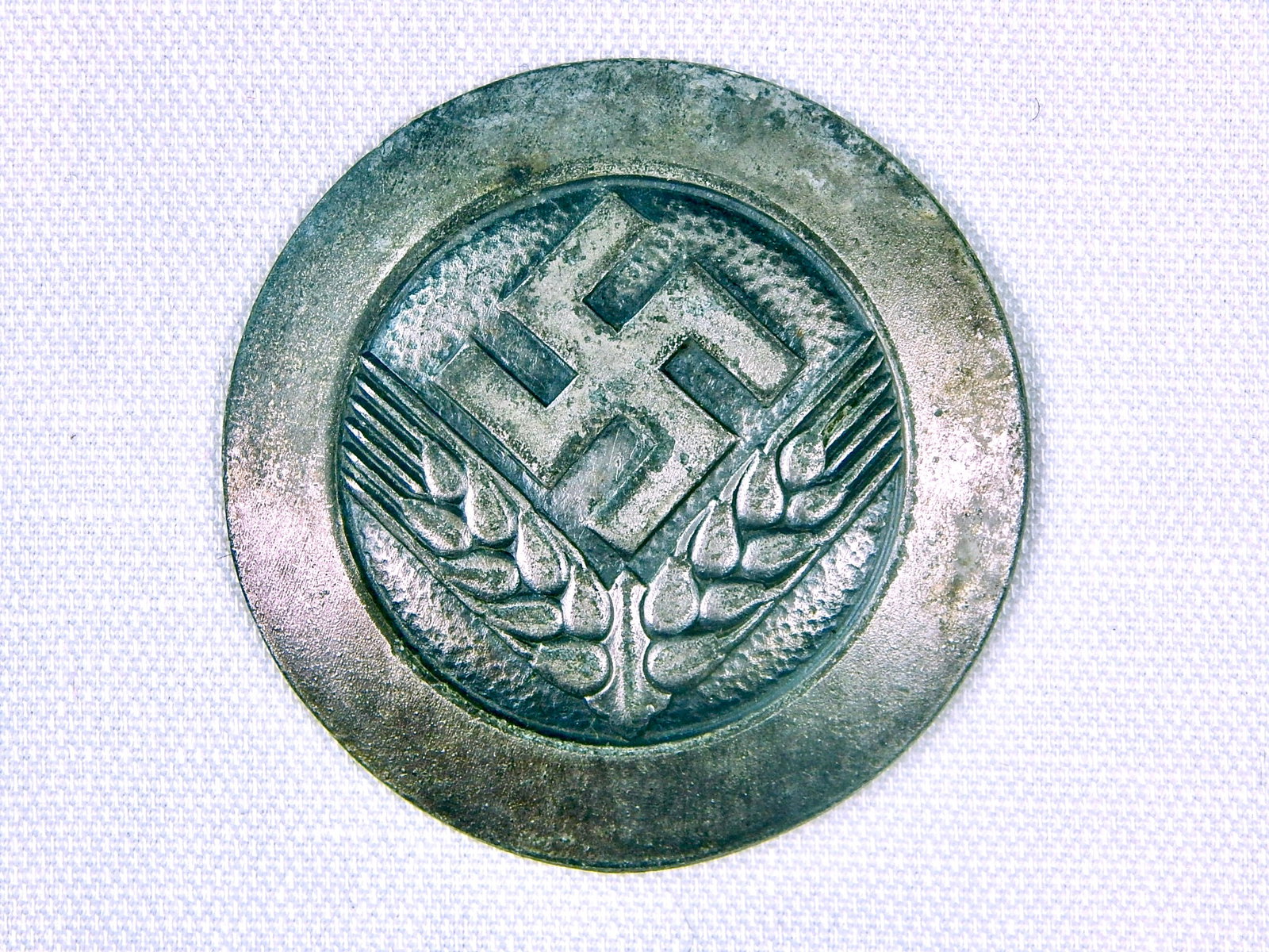German Germany Nazi WWII WW2 RAD Pin Badge Medal: German WW2 RAD Badge. The pin is broken.