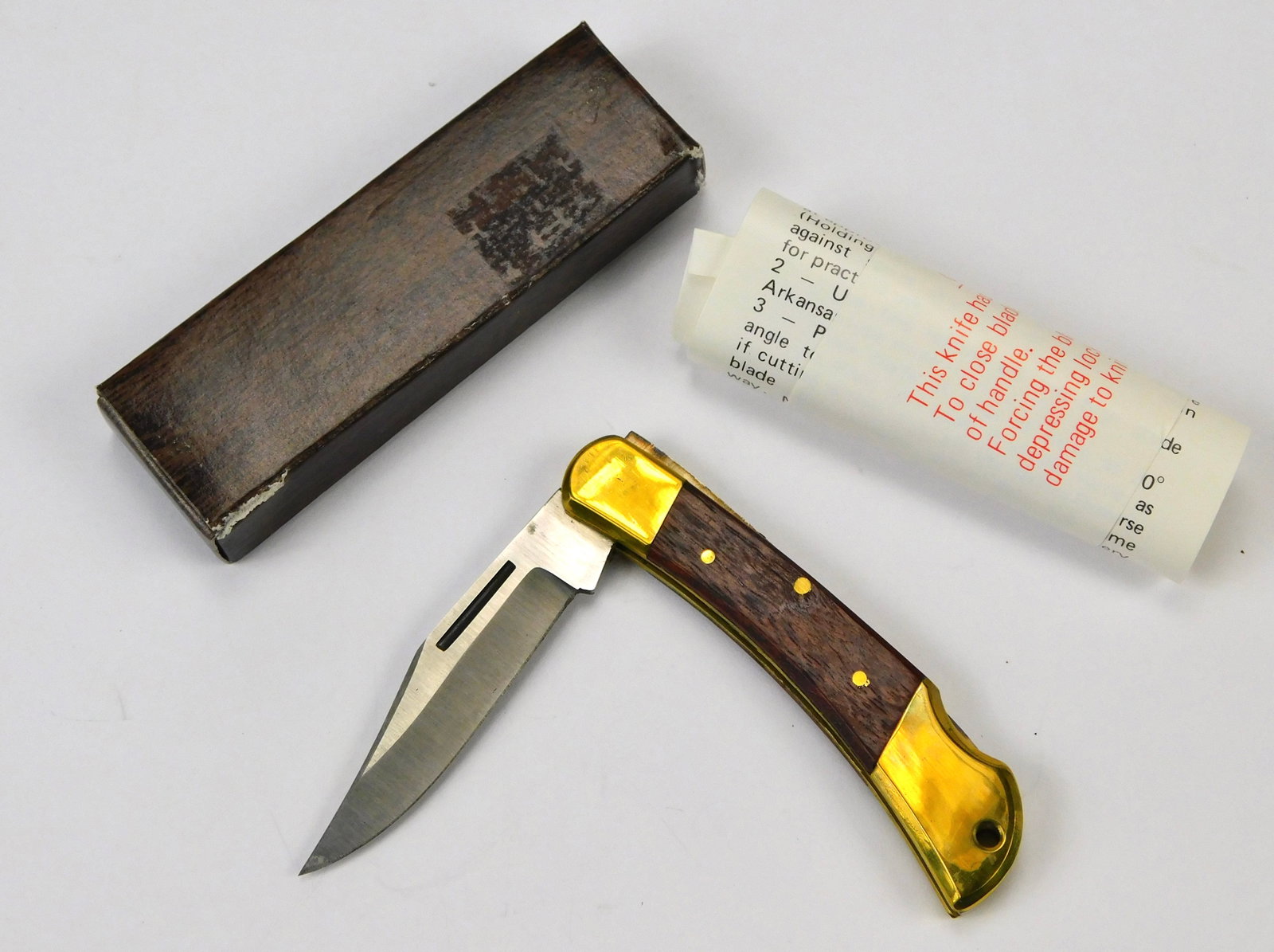 Vintage Small Folding Pocket Knife (1 of 9)