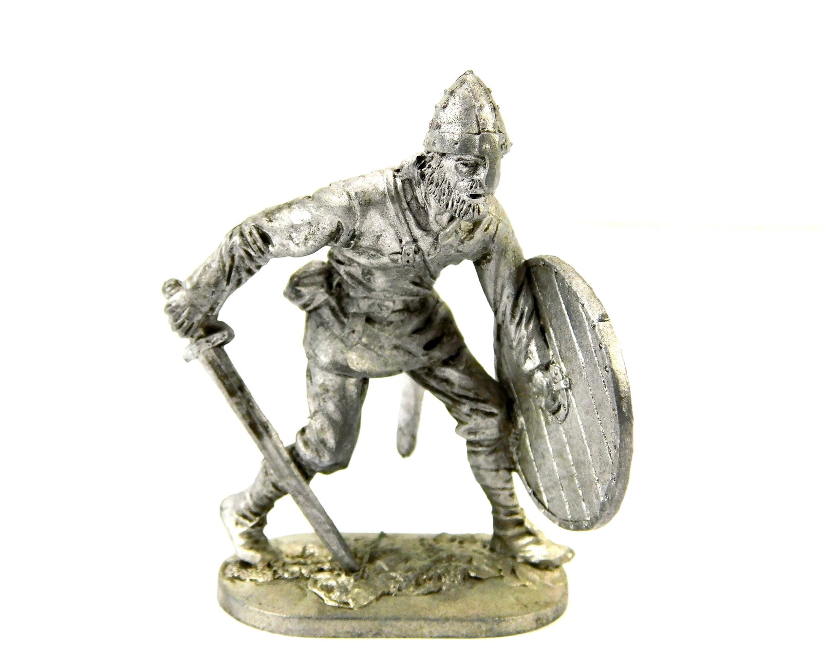 1970 European EK Castings Unpainted Tin Toy Soldier Viking Warrior Figurine: Vintage 1970s European EK Castings Unpainted 1:32 Scale Tin Toy Soldier Viking Warrior with Sword, marked.