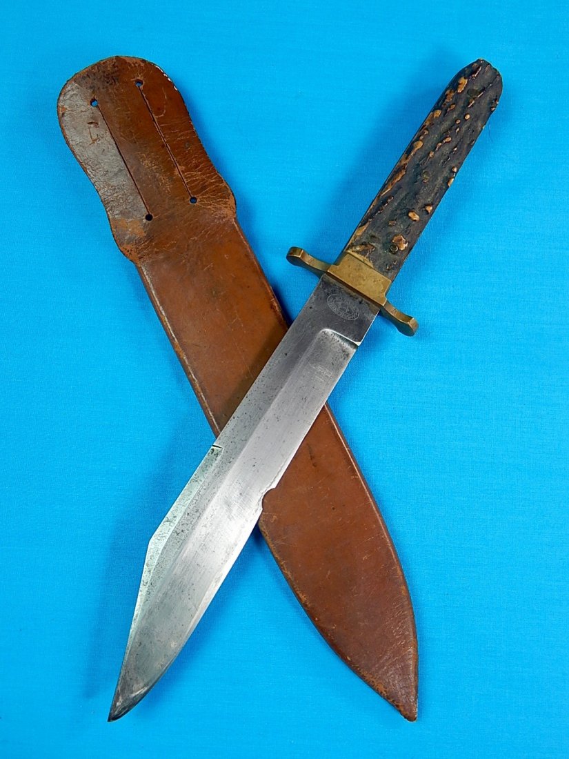 Rare Antique US LAMSON & GOODNOW Hunting Knife & Sheath: NO BUYER"S PREMIUM! (BUYER"S PREMIUM 0%).Rare Antique Old US LAMSON & GOODNOW Large Bowie Hunting Knife with Original Leather Sheath. Stag horn handle. Size: 12 3/8" long with 7 3/4" blade.We accept p