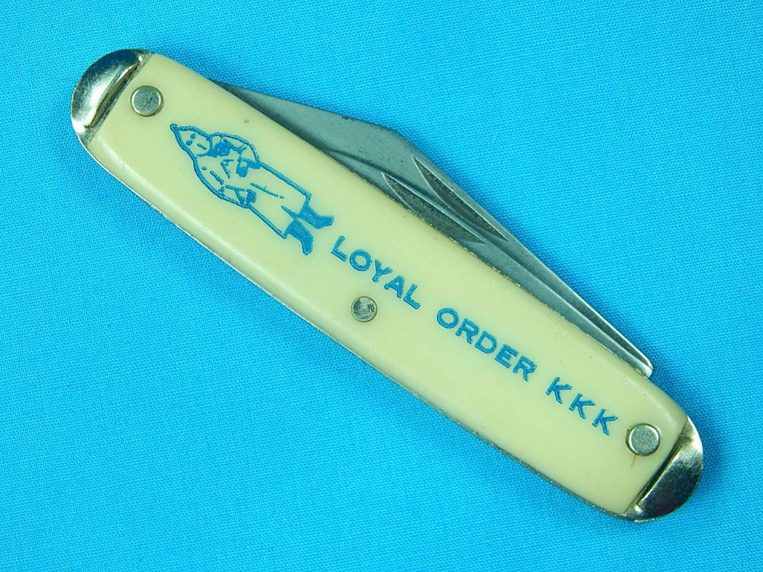 1960-90 Novelty Knife "Loyal Order KKK" Folding Knife: NO BUYER"S PREMIUM! (BUYER"S PREMIUM 0%). Vintage US 1960-90's Novelty Folding Pocket 2 Blade Knife "Loyal Order KKK". 3 3/8" closed. We accept payment by check or money orders.Pay Pal and bank transf