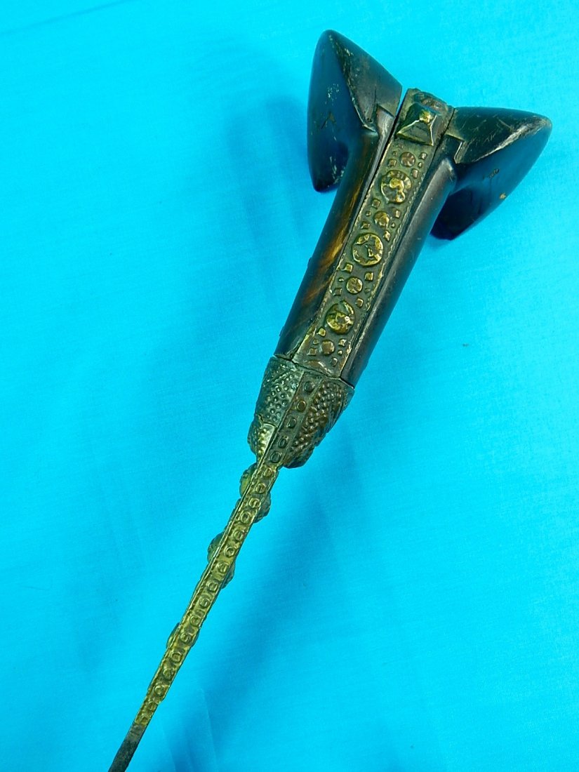 Antique 18 C Middle East Yatagan Sword Dagger Saber: NO BUYER"S PREMIUM! (BUYER"S PREMIUM 0%).Antique 18 Century Middle Eastern Yatagan Sword.No scabbard.28 3/4" long with 23 1/4" blade.We accept payment by check or money orders.Pay Pal and bank transfe