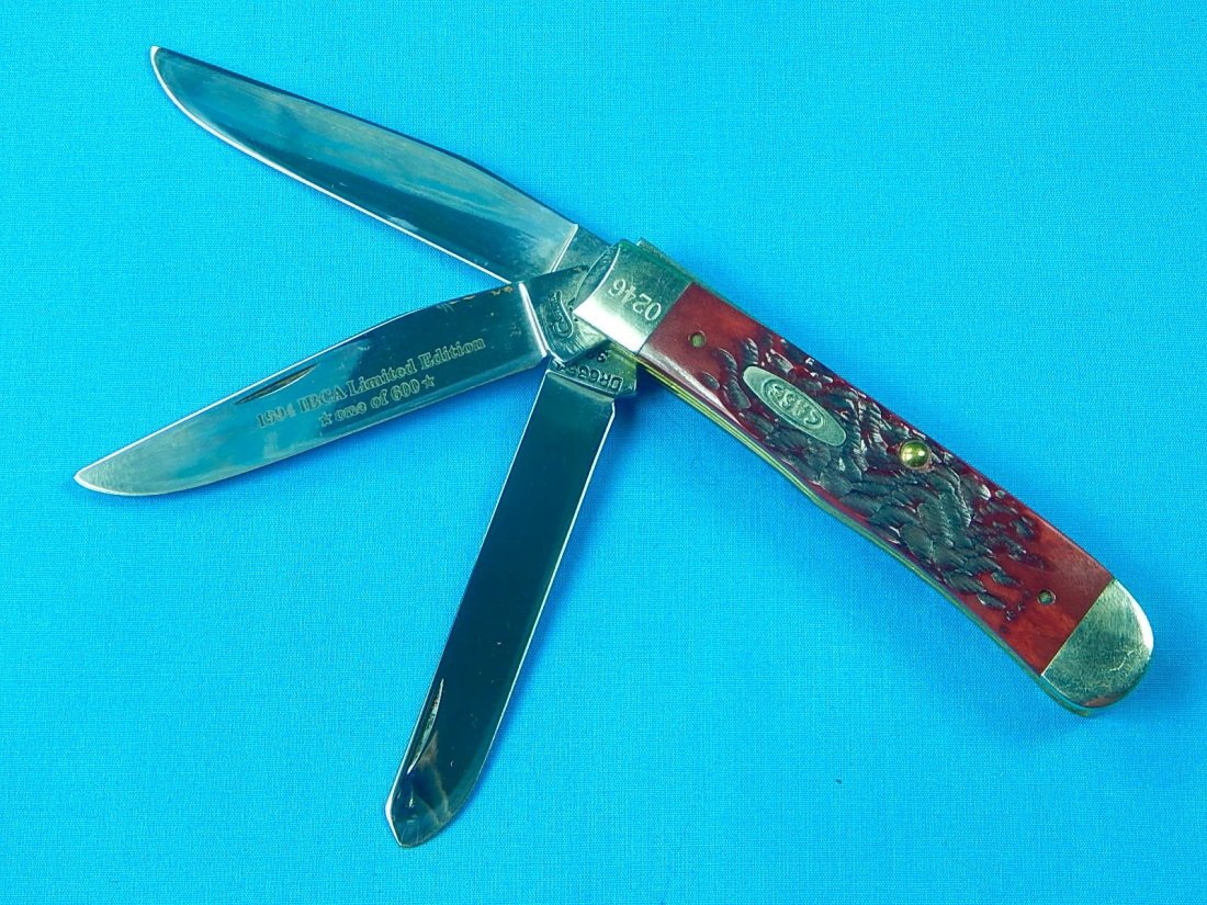 US CASE XX 1994 Limited 1/600 3 Blade Folding Knife: NO BUYER"S PREMIUM! (BUYER"S PREMIUM 0%). US CASE XX 1994 Limited Edition 1 of 600 3 Blade Folding Pocket Knife. 4 1/8" closed.We accept payment by check or money orders.Pay Pal and bank transfers are