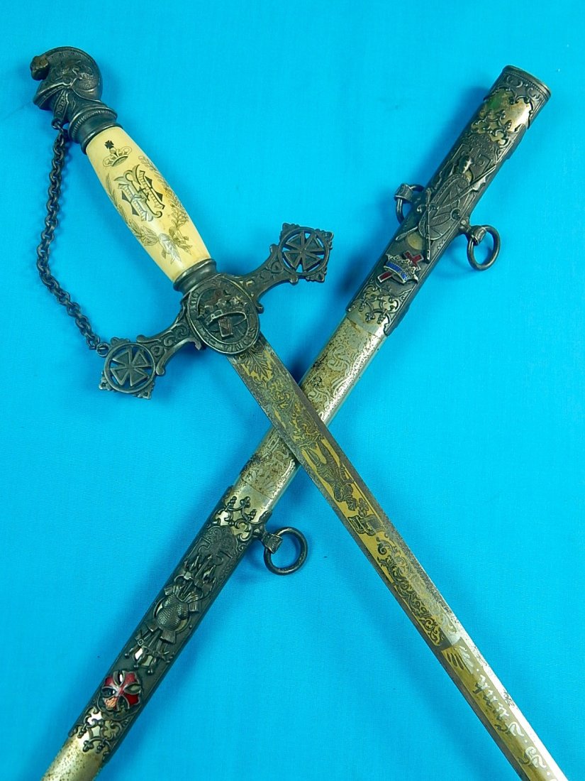 Antique Vintage US Masonic Fraternal Sword: NO BUYER"S PREMIUM! (BUYER"S PREMIUM 0%).Original Antique US Masonic Sword with Scabbard. Ox bone handle. 37" total length. The blade is 30".We accept payment by check or money orders.Pay Pal and bank