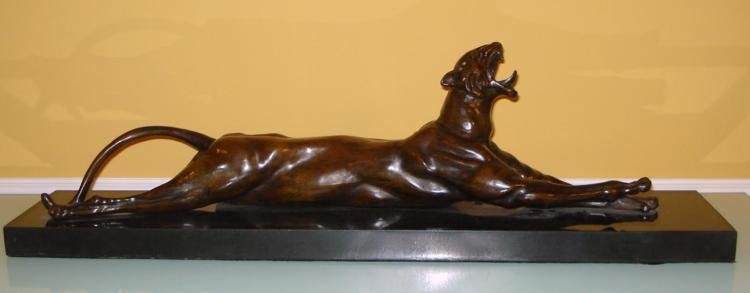 ANNA HYATT AMERICAN LARGE BRONZE SCULPTURE OF TIGER: Anna Hyatt ( 1876-- 1973) very large American Bronze sculpture of Tiger, attribute Signed Size of Bronze 29.5" long 8.0" High Base 33" by 6.5"