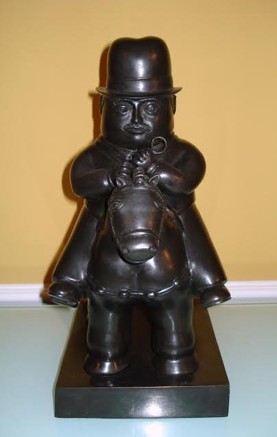 FERNANDO BOTERO COLOMBIAN BRONZE SCULPTURE: Fernando Botero Large Columbian Bronze Sculpture Signed Botero numbered and foundry mark after Size: 12.5” H x 9.5” W Base: 8” x 6.5” x 1.5"