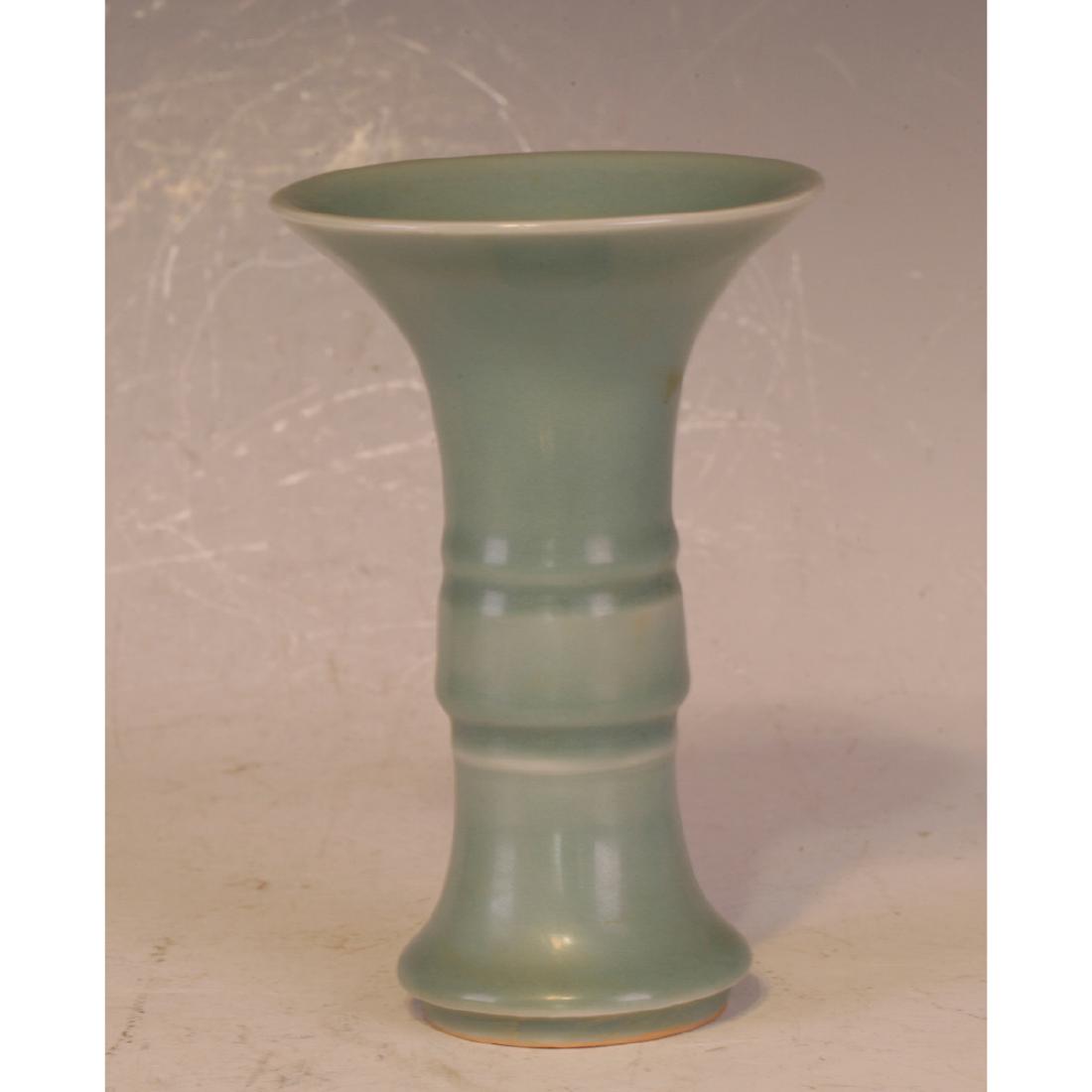 Lu Ware Vase: Yingying form H: 23cm