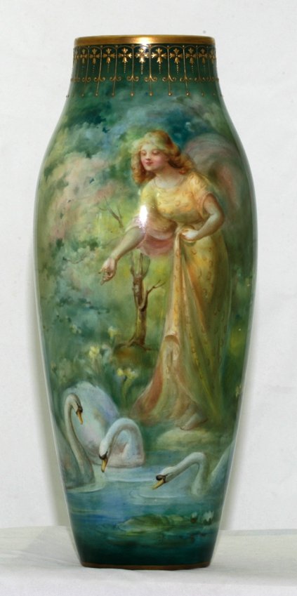 Royal Doulton Vase (1 of 7)