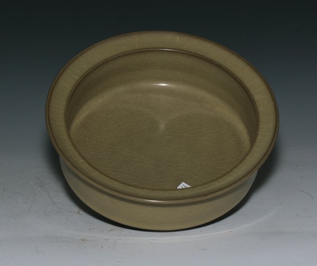 Tea dust Brush Washer: Beautiful color with a dark brown rim. 21.5cm diameter.