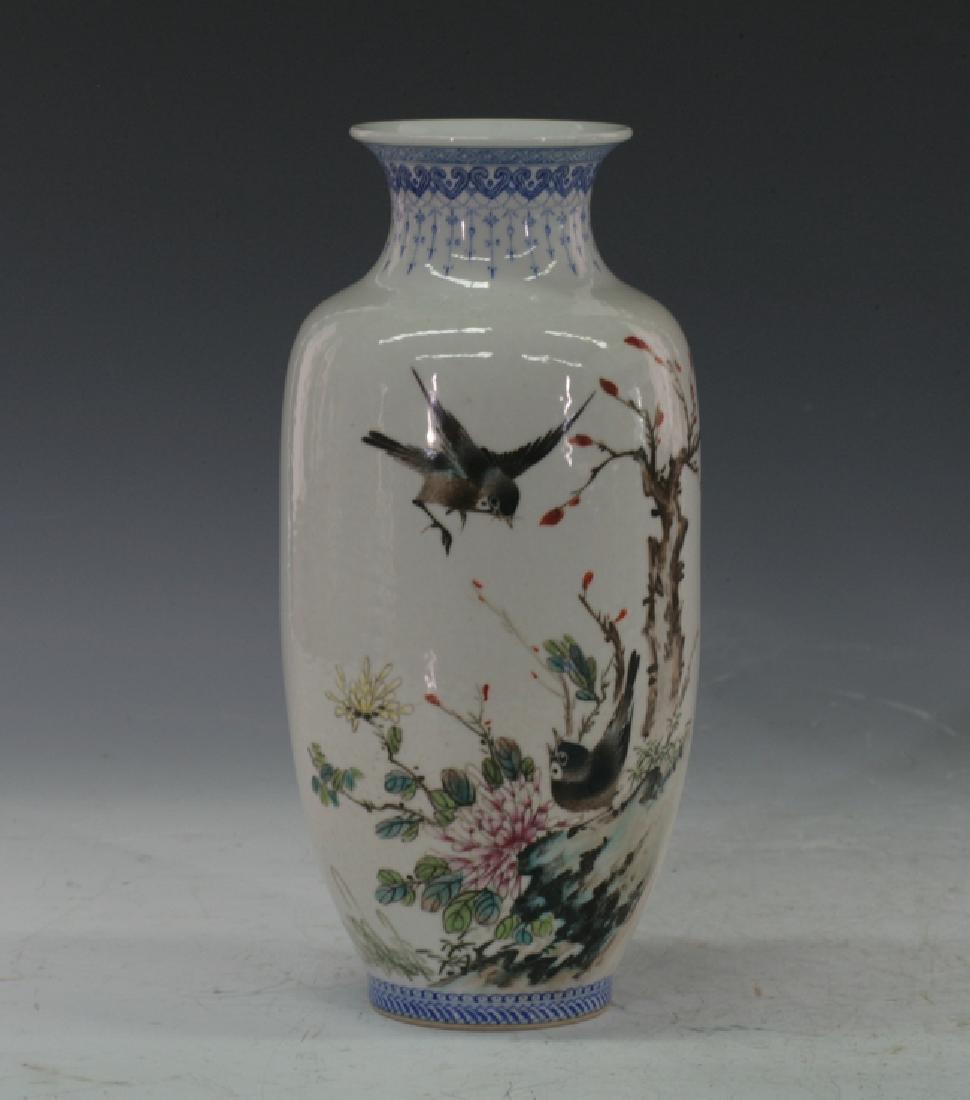 Chinese Porcelain Vase: Painted purely with two birds. Signed by the artist Liu Yu Cen. One of the famous painter, Zhu Shan Ba You in 20th century.