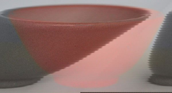 Marblehead Pottery Pink Vase: Marblehead Pottery pink vase, impressed market, excellent condition, ht. 2, diameter 4 1/2 inches