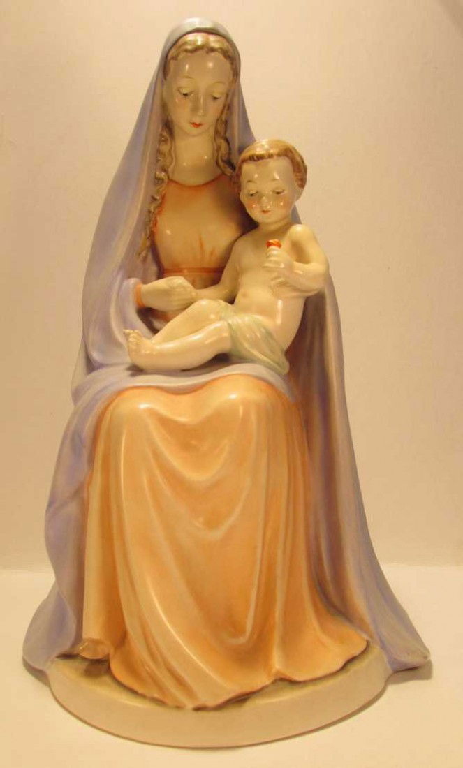 Hummel Figurine Mary and Child Madonna 151: Hummel Figurine Mary and Child Madonna 151, high bee mark, ht. 13