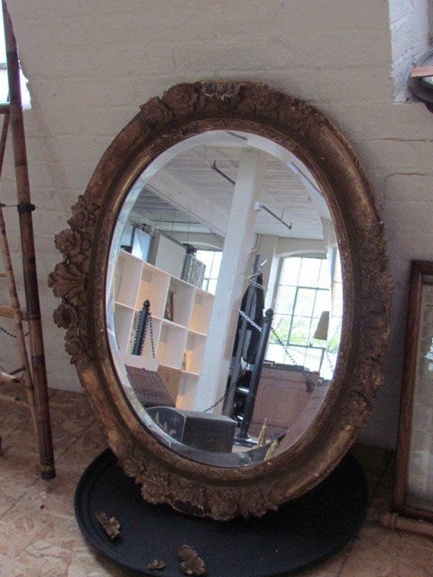 Large Victorian Oval Mirror: Large Victorian Oval Mirror