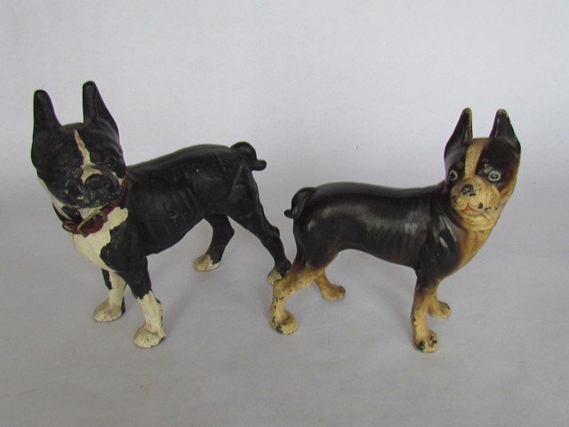 Two Cast Iron Dog Doorstops: Two Cast Iron Dog Doorstops