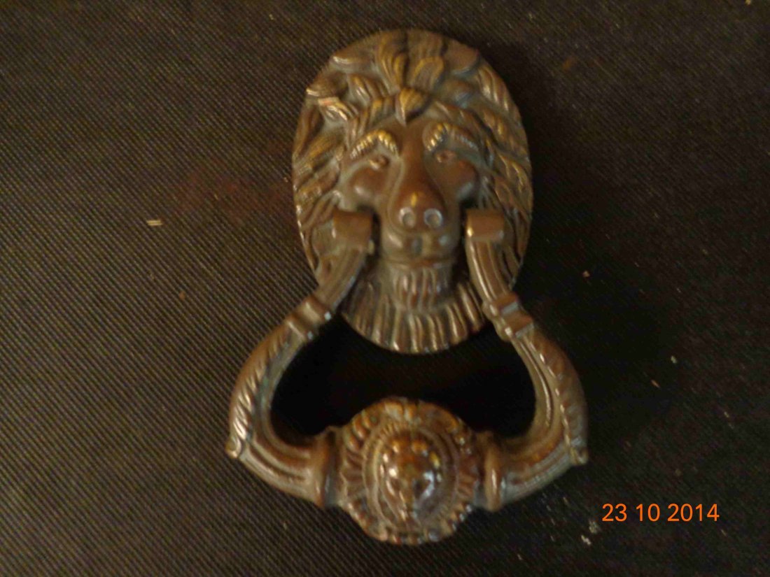 Heurtoir de porte en bronze / Bronze knockdoor: Heurtoir de porte en bronze / Bronze knockdoor