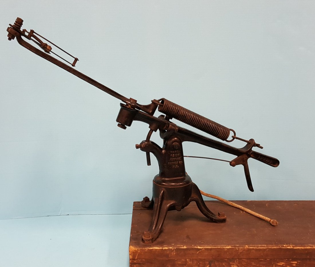 Empire Target Co. Clay Pigeon Thrower Cast Iron: Model 1899 early cast iron clay pigeon thrower.