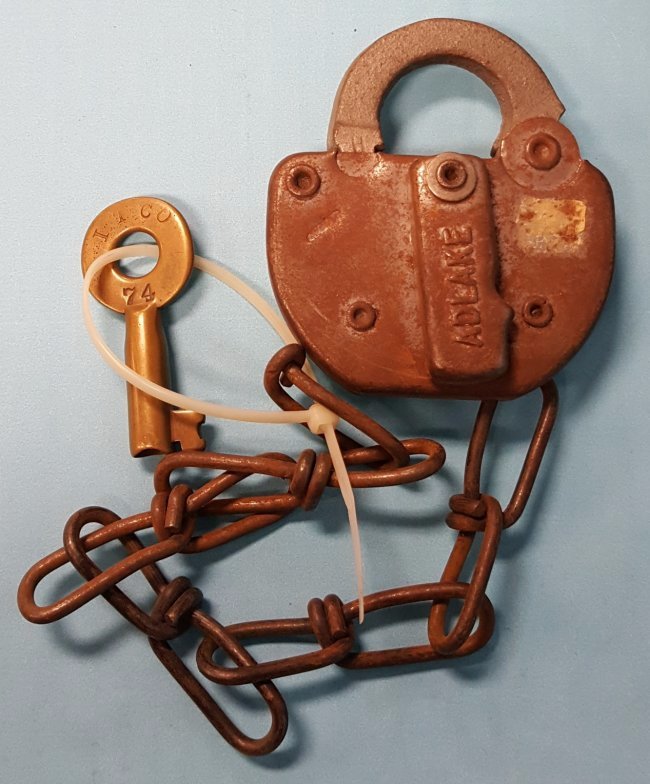 Railroad Lock w/Key (1 of 1)
