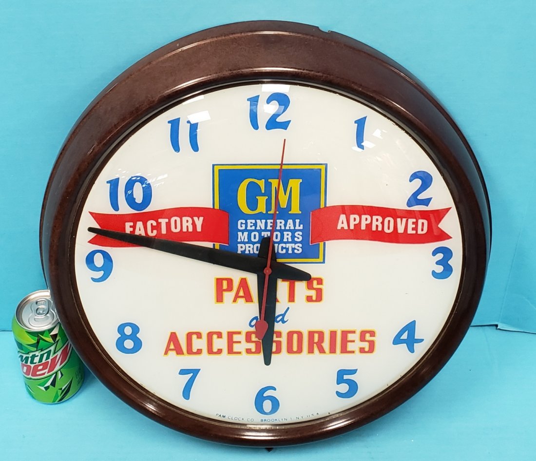 GM General Motors Pam Clock with Bakelite Shell