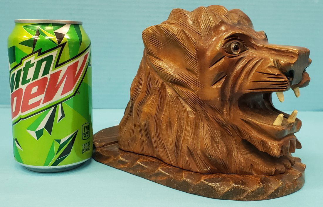 Lions Head carved wood cigarette holder / dispenser (1 of 4)