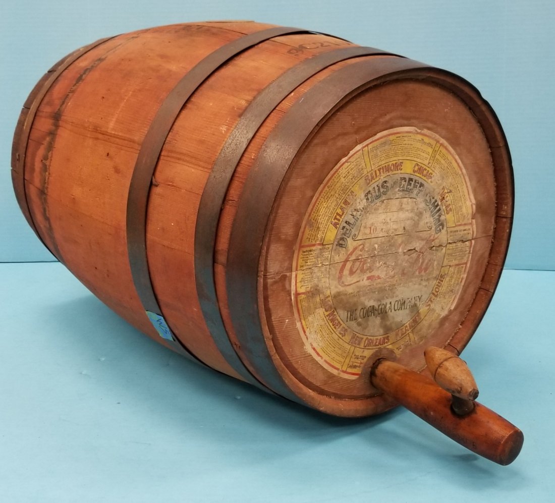 1930's Coca Cola 10 gal syrup barrel with spout (1 of 4)