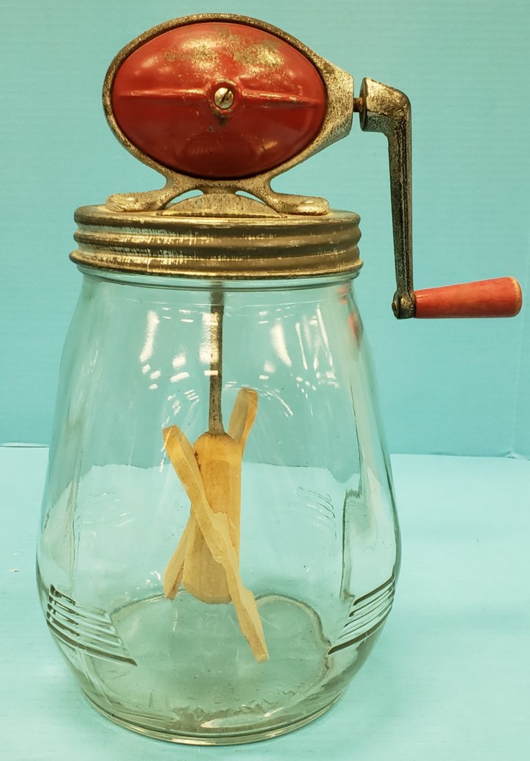 Dazey No. 4 Red Top Butter Churn: Complete butter churn in working order. PLEASE READ AND UNDERSTAND THE PAYMENT AND SHIPPING TERMS FOR THIS AUCTION PRIOR TO PLACING BIDS. ALL BIDDERS ARE BOUND TO THE TERMS OF THIS AUCTION.