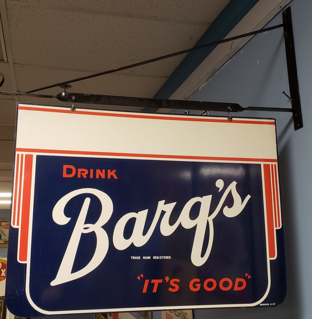 1947 Drink Barq's 2 sided sign with bracket (Root Beer): 28" x 20" Double sided barq's sign in excellent condition with bright colors and high gloss. Original bracket is included. PLEASE READ & UNDERSTAND THE PAYMENT & SHIPPING TERMS FOR THIS AUCTION PRIOR 