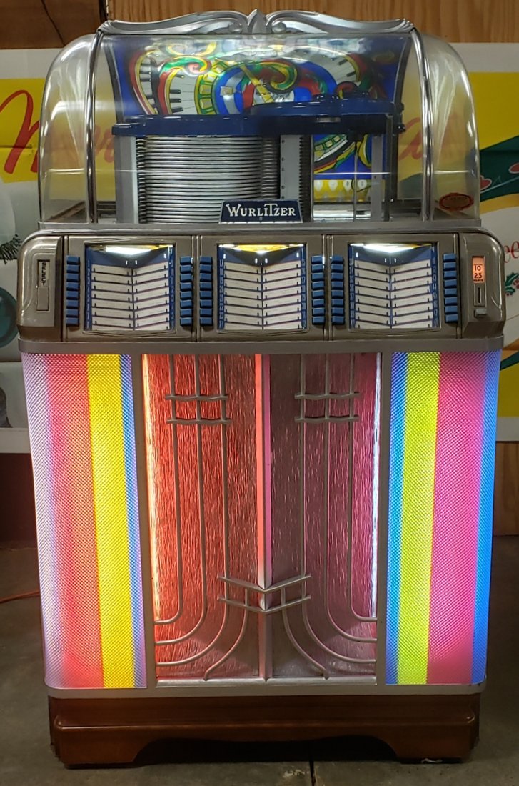 1951 Wurlitzer 1400 Jukebox: 1951 Wurlitzer jukebox 1400. Looks and sounds great. This jukebox will play both sides of 78rpm records. Holds 24 records for 48 selections. It can be converted to play 45rpm records as well. PLEASE N