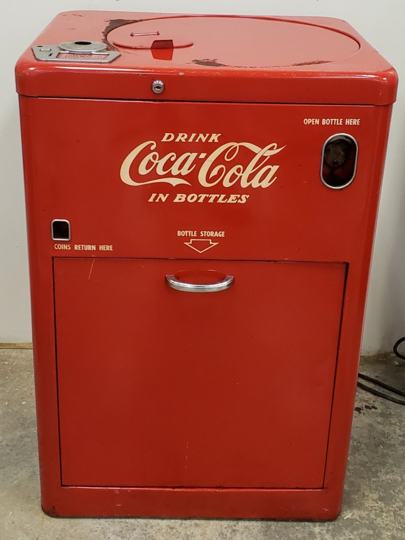 Coca Cola Vendo 23 Machine: 24"w x 20"d x 36"h Working Coca Cola cooler and runs very cold. There is paint flaking and the machine is missing the crank mechanism. PLEASE READ & UNDERSTAND THE PAYMENT & SHIPPING TERMS FOR THIS AU