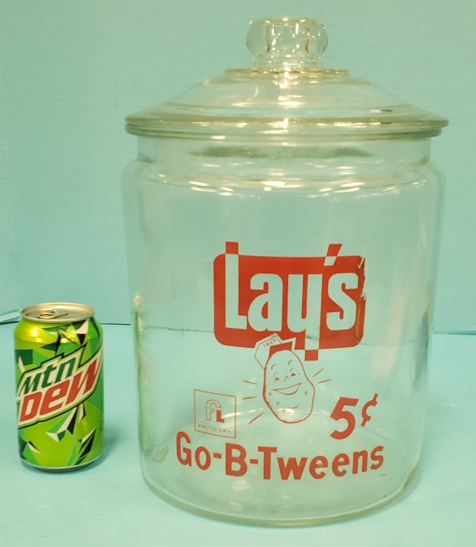 Lay's Go B-Tweens Glass Jar & Lid: 13" Jar & lid in excellent condition. PLEASE READ & UNDERSTAND THE PAYMENT & SHIPPING TERMS FOR THIS AUCTION PRIOR TO PLACING BIDS. ALL BIDDERS ARE BOUND TO THE AUCTION TERMS.