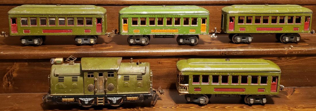 Lionel Engine 252,  Cars 610, 610, 610, & 612 (1 of 4)