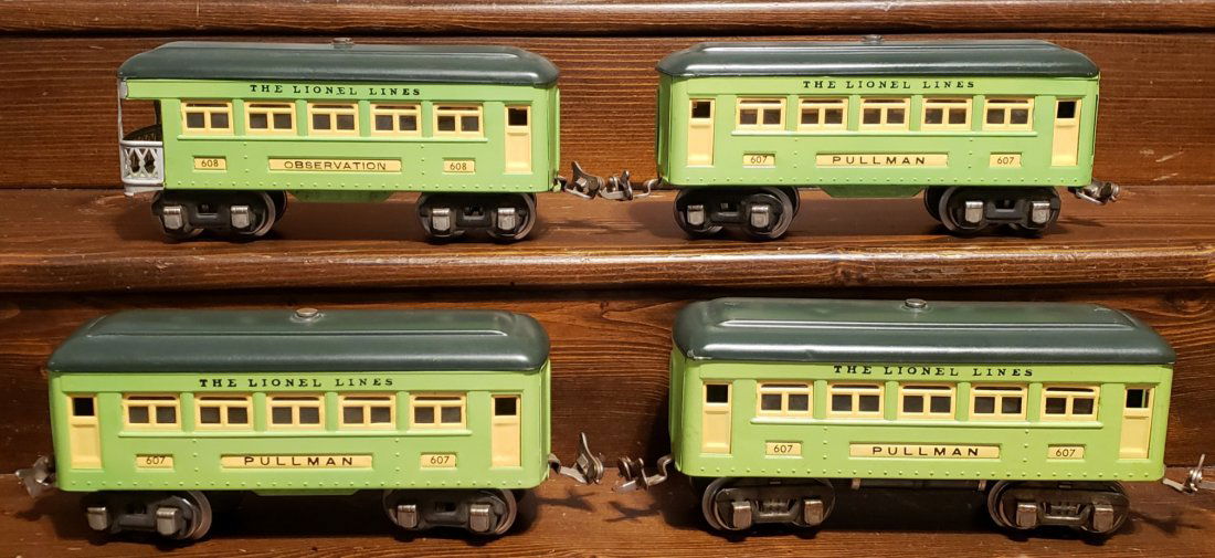 Lot of 4 Lionel Cars 607 and 608 (1 of 2)