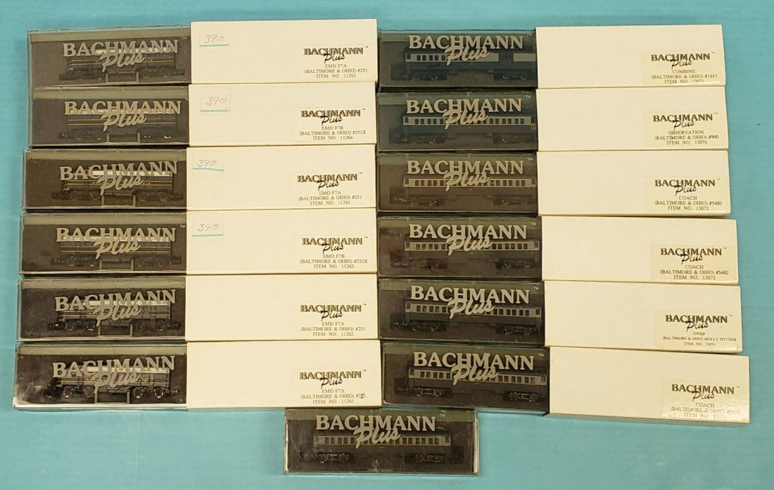 Lot of 13 N Scale B&O RR Bachmann Plus Train Set (1 of 2)
