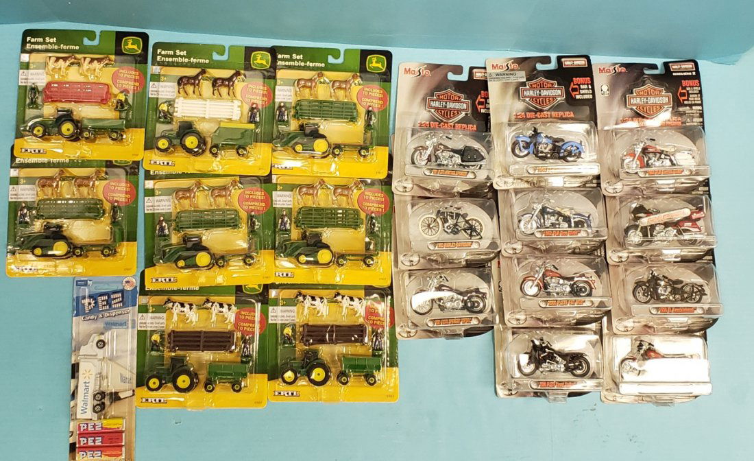 Lot of 20 Harley Davidson 1:24 Scale & John Deere ERTL (1 of 3)