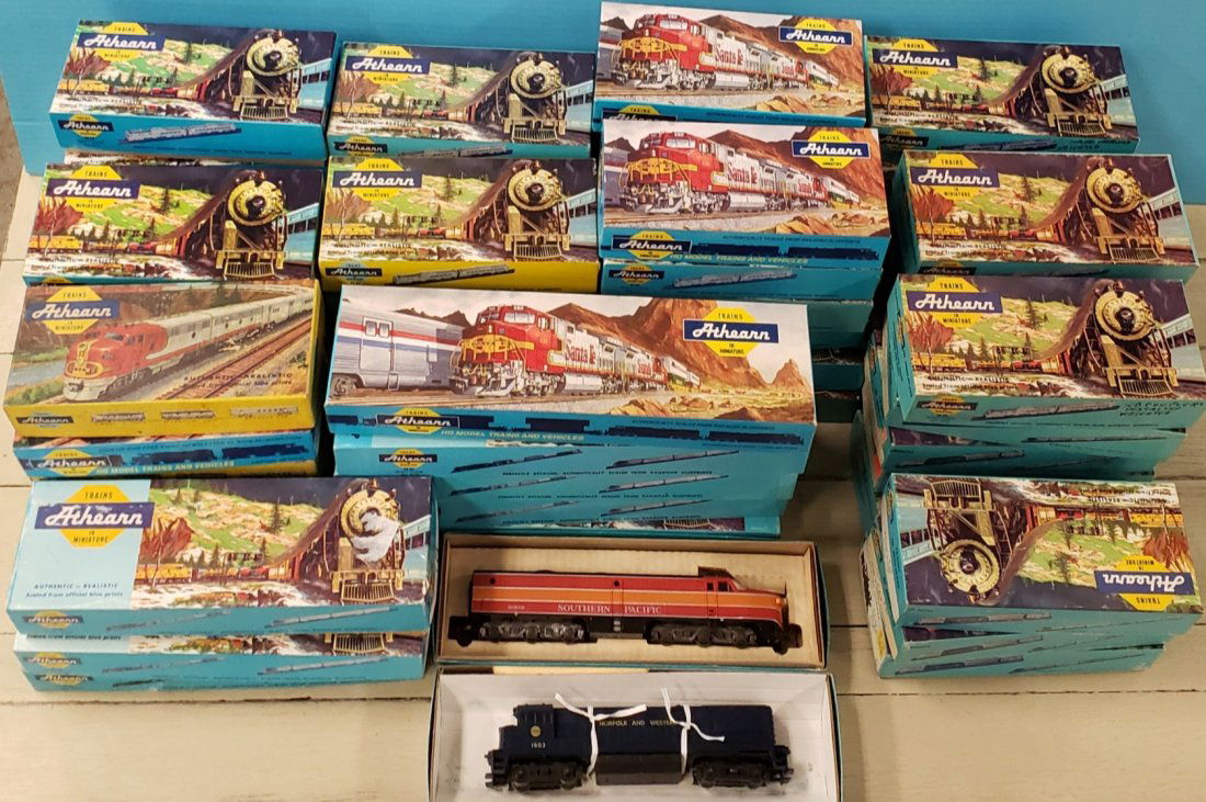 Lot of 65 Athearn Trains in Miniature  w/ 2 Locomotives (1 of 3)