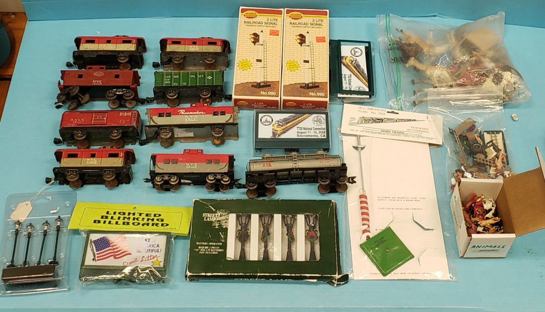 Lot of 20 Marx train cars and train accessories (1 of 5)