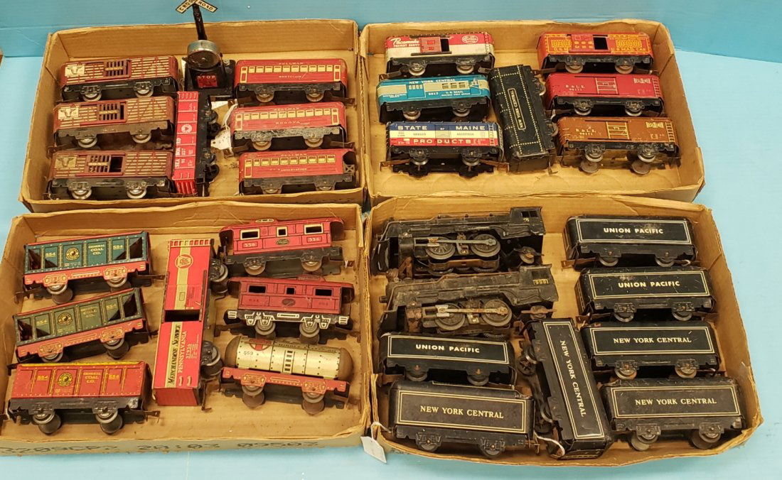 Lot of 31 Marx Train Pieces (1 of 6)