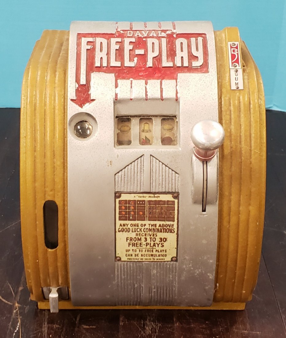 Daval Free-Play Trade Stimulator & Gum Vendor (1 of 4)