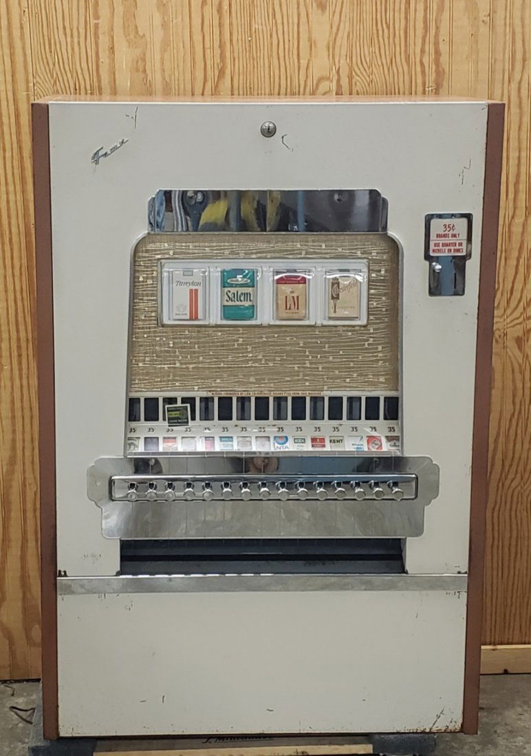 1962 Fawn Coin Operated Cigarette Machine (1 of 4)