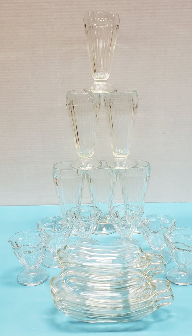 Ice Cream Soda Fountain Glasses (1 of 4)