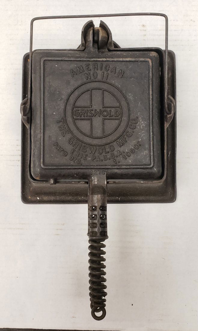 Griswold American #11 Square Waffle Iron (1 of 2)