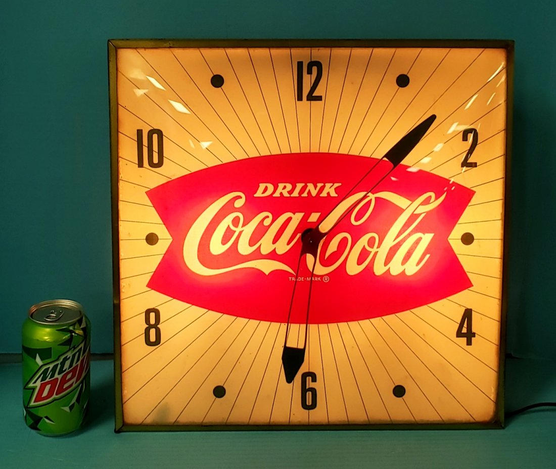 Drink Coca Cola Fishtail Pam Clock (1 of 4)