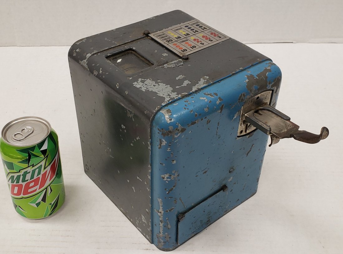 Pat. 1933 Vest Mills pocket trade stimulator: 7" x 8" x 8"h metal trade stimulator not working. The coin slide is stuck. Needs serviced. PLEASE READ & UNDERSTAND THE PAYMENT & SHIPPING TERMS FOR THIS AUCTION PRIOR TO PLACING BIDS. ALL BIDDERS ARE