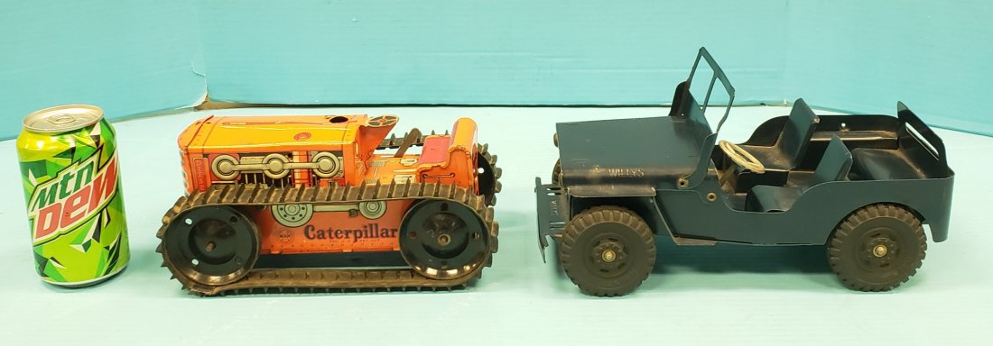 Marx Willy's Jeep and Wind-up Caterpillar (1 of 5)