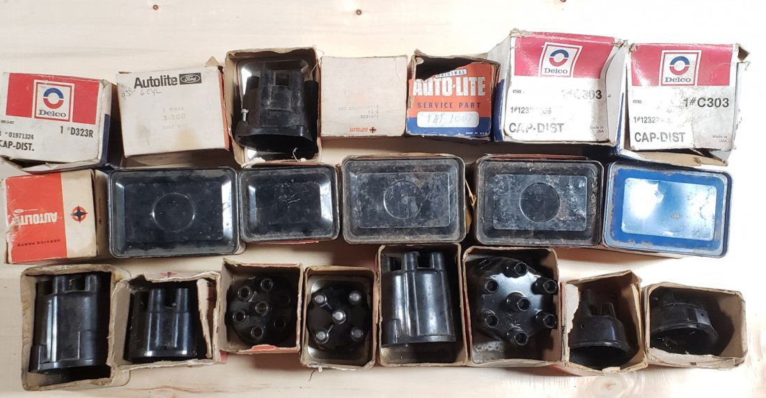 Lot of 20+ NOS Auto Lite & Delco Remy Distributor Caps (1 of 3)