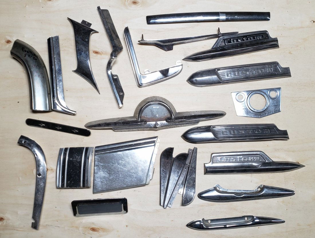 Assorted Ford Mercury, Pontiac & others chrome trim (1 of 3)