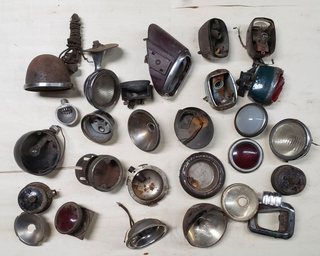 Early lot of tail, cowl & parking lights Parts/Repair (1 of 3)