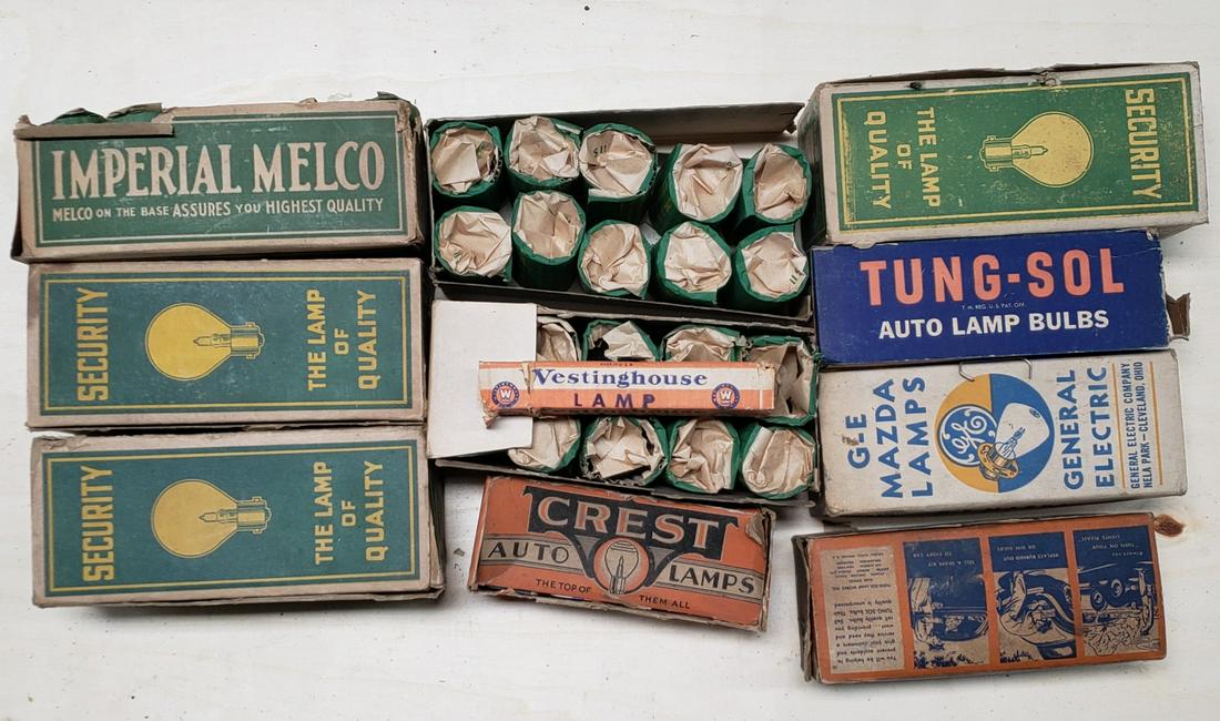 Lot of early boxed auto lamp bulbs (1 of 4)