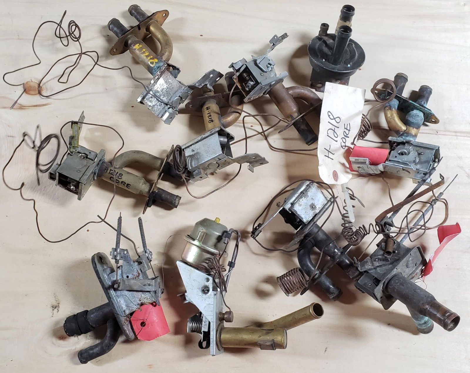 Lot of 10 Heater valve cores - may be a few new (1 of 3)